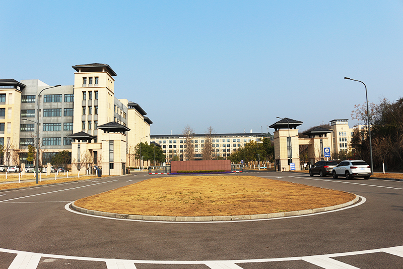 湖北航空学院市政道路、绿化、边坡工程