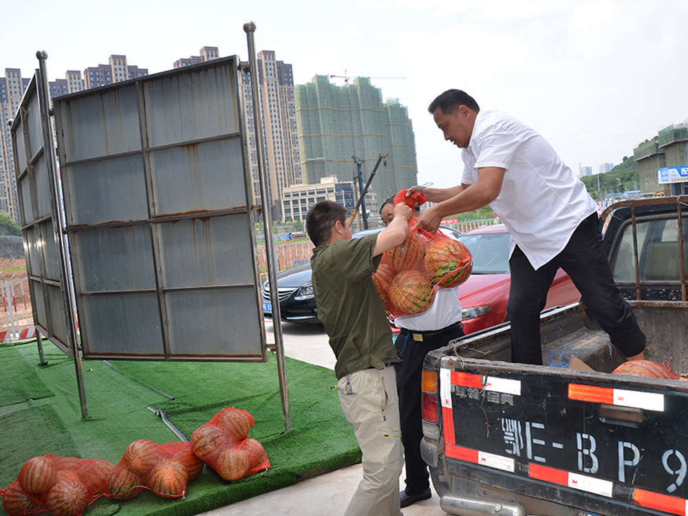 2019年夏季项目部送清凉1