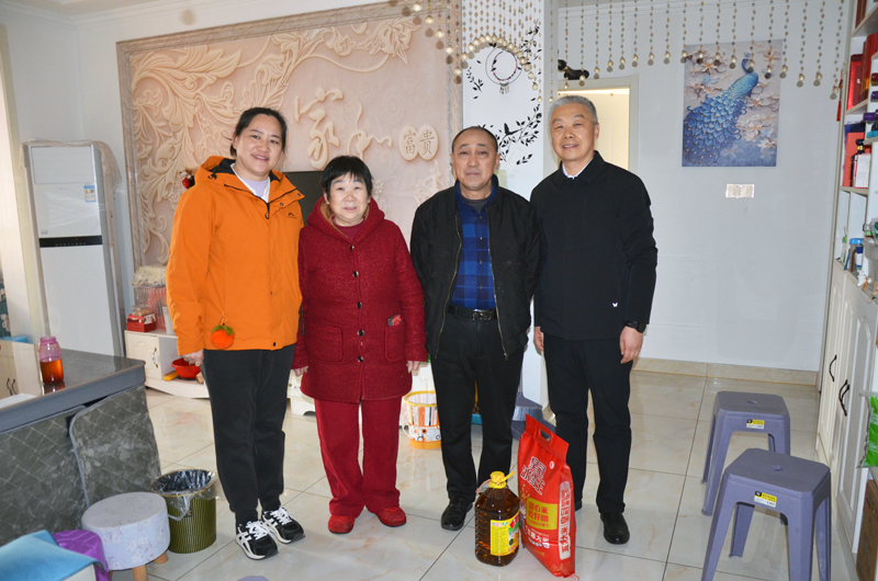 岁寒情深暖人心 节前慰问送关怀
